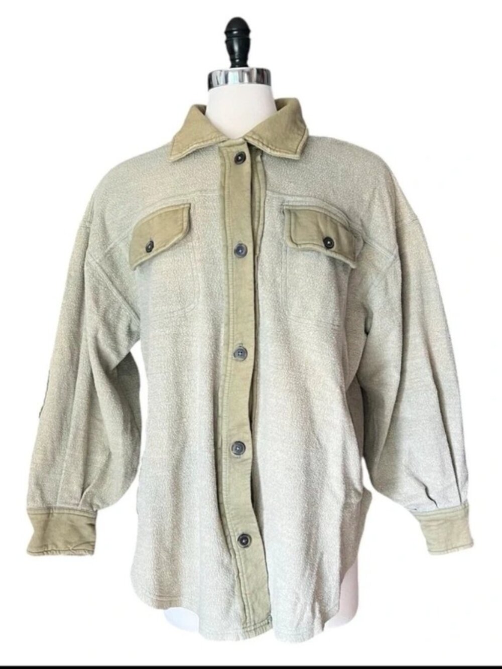 Womenโs Khaki Oversized Fleece Shacket, Button Front, XS / US 2
